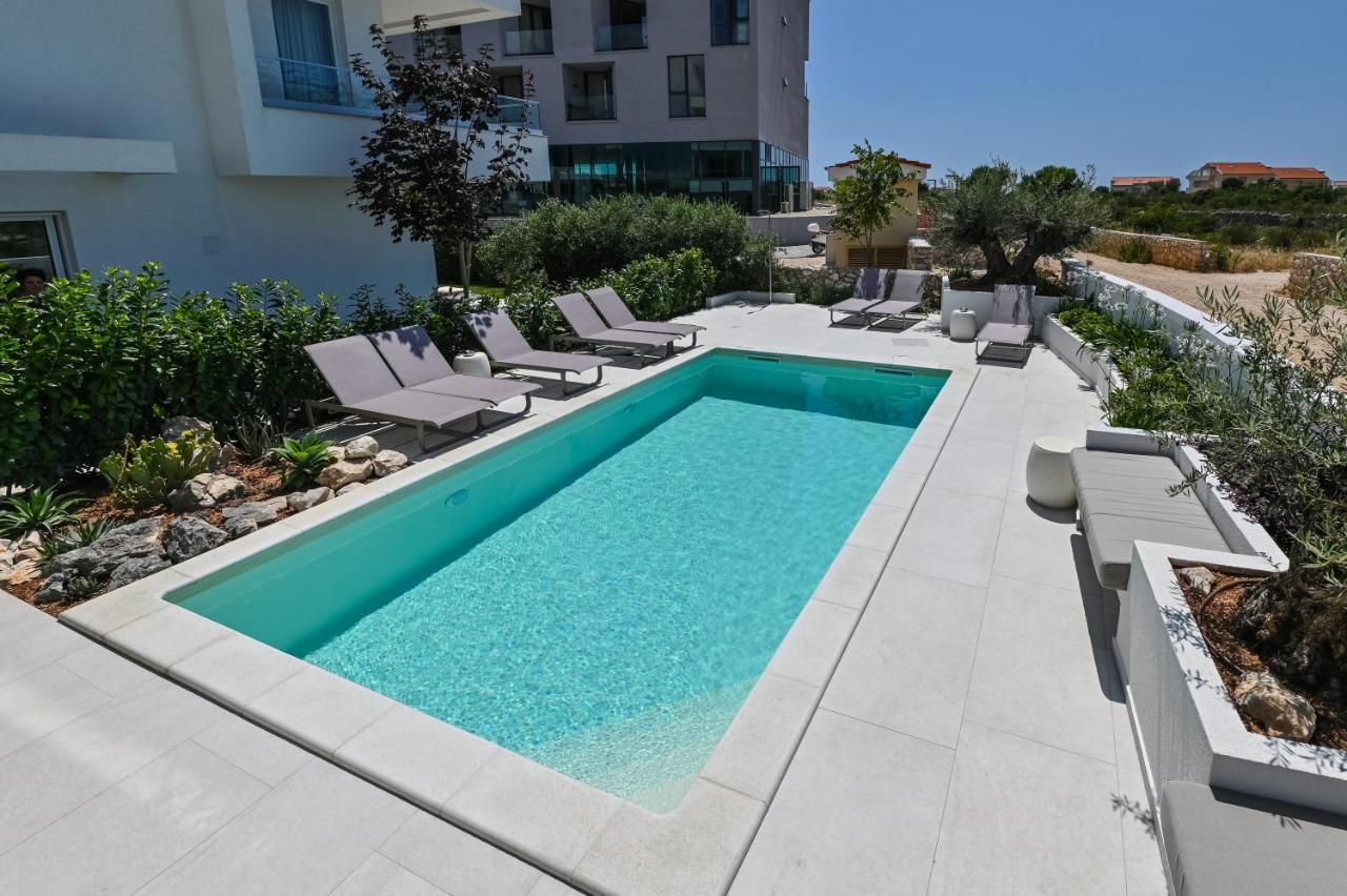 Villa Cala, Hotel Rooms&Apartments Новалья Экстерьер фото
