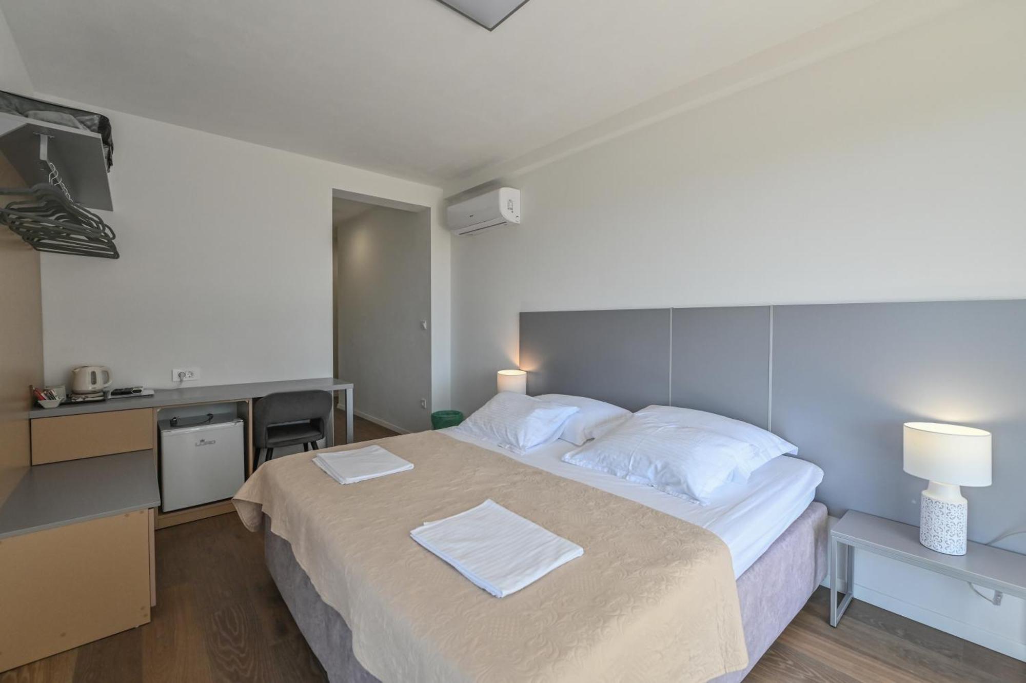 Villa Cala, Hotel Rooms&Apartments Новалья Экстерьер фото