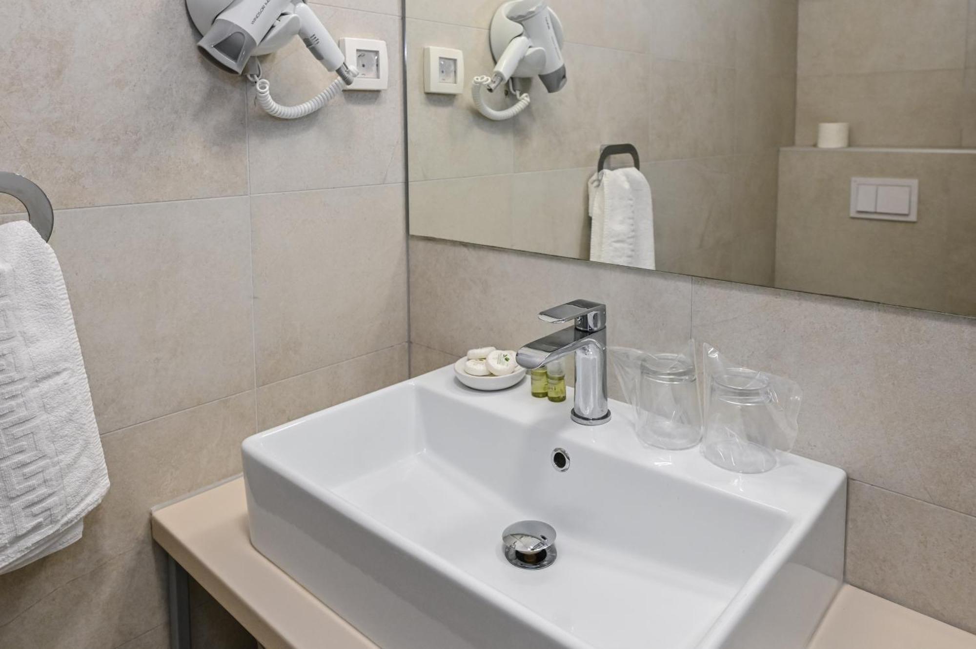 Villa Cala, Hotel Rooms&Apartments Новалья Экстерьер фото