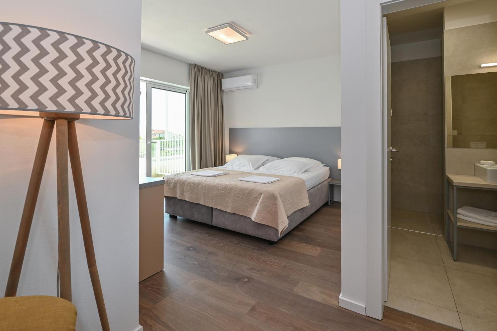 Villa Cala, Hotel Rooms&Apartments Новалья Экстерьер фото