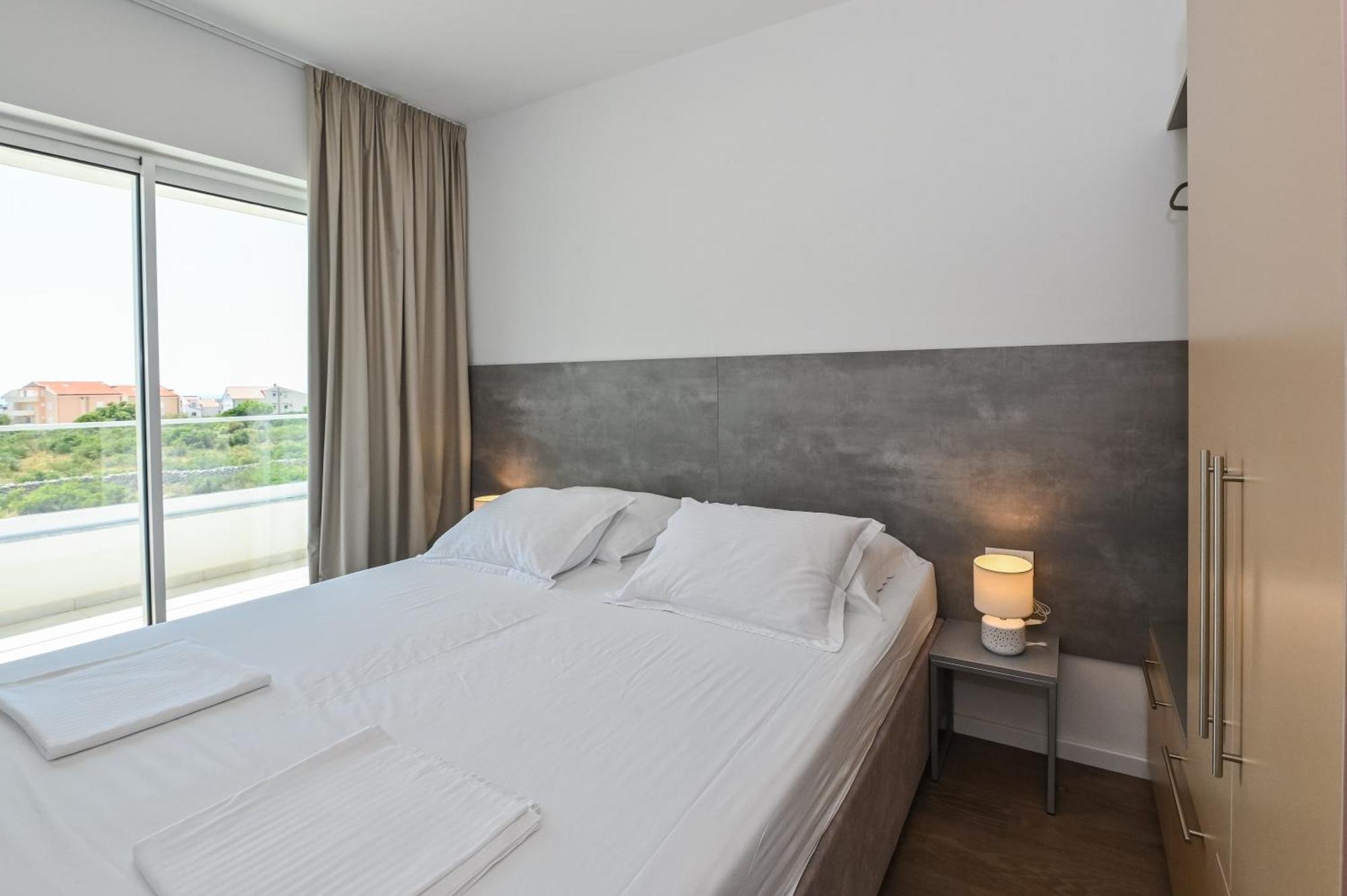 Villa Cala, Hotel Rooms&Apartments Новалья Экстерьер фото